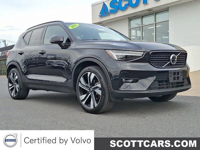 2025 Volvo XC40